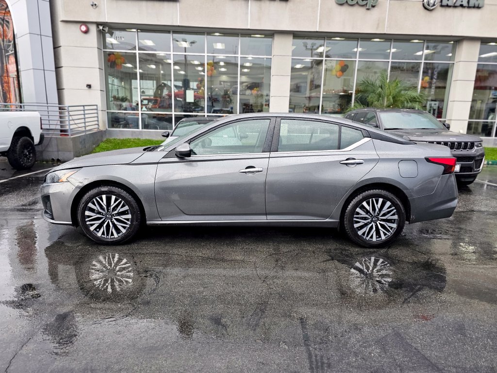 Used 2023 Nissan Altima 2.5 SV AWD/4WD image 6