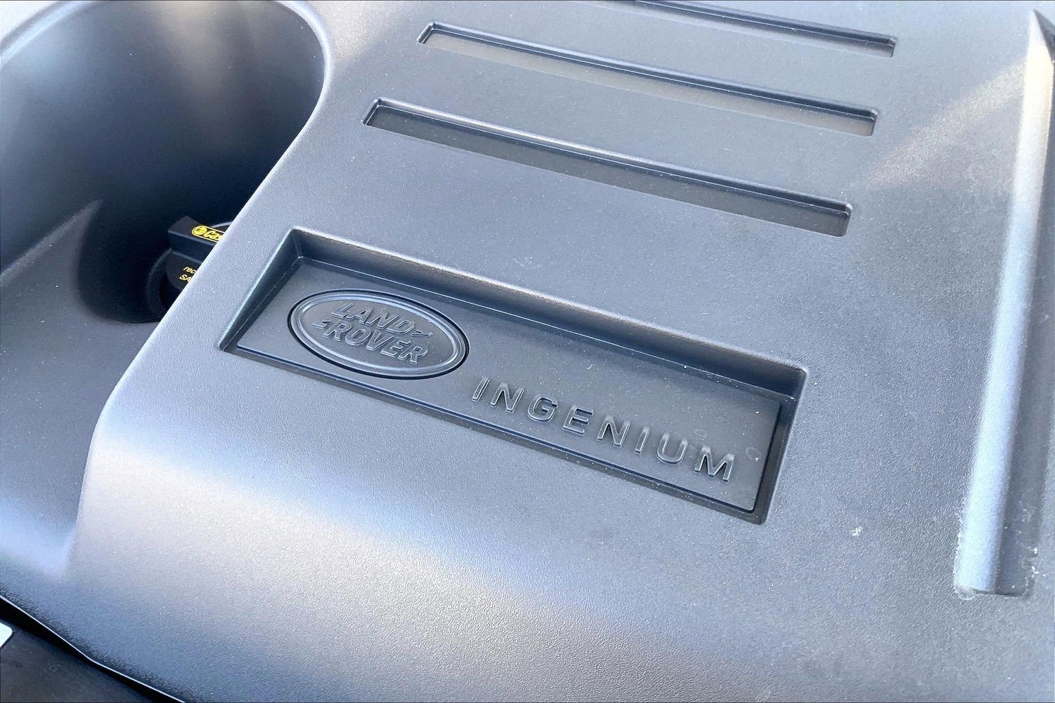 New 2026 Land Rover Defender 110 X-Dynamic SE image 17