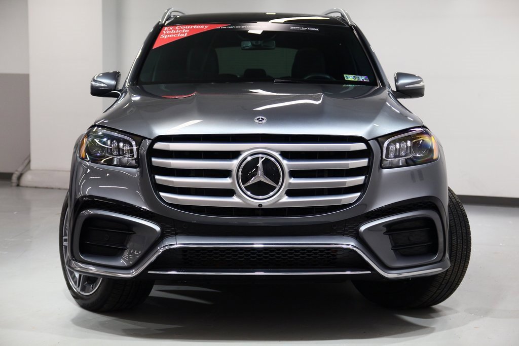 Used 2025 Mercedes-Benz GLS 450 4MATIC image 3