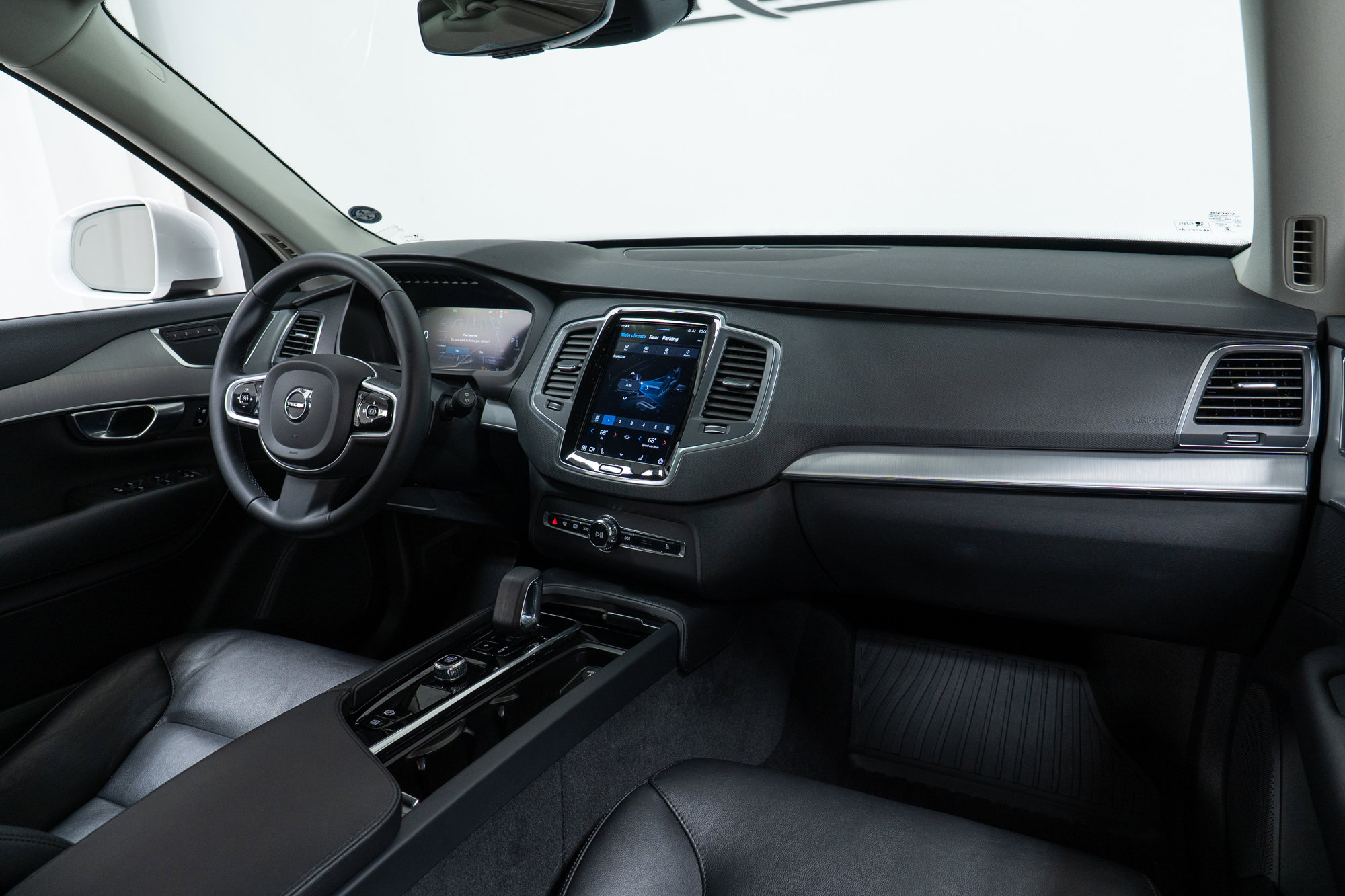 Used 2023 Volvo XC90 B5 Core w/ Protection Package Premier image 14