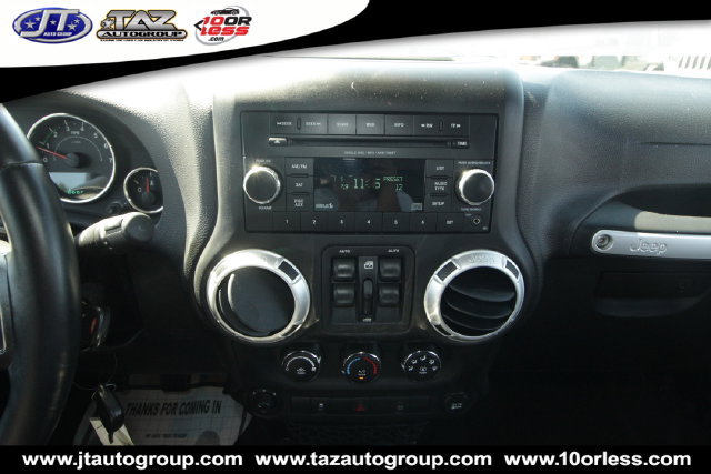 Used 2015 Jeep Wrangler Unlimited Sahara AWD/4WD image 19
