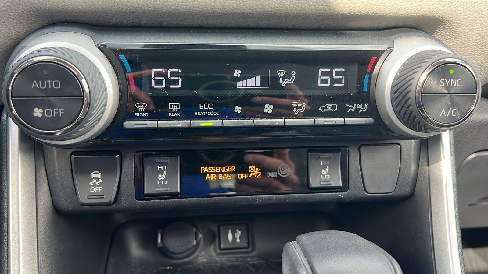 Used 2019 Toyota RAV4 XLE w/ Convenience Package image 25