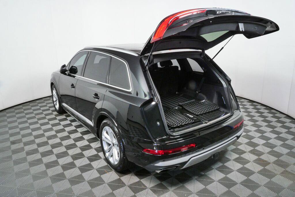 Used 2025 Audi Q7 3.0T Prestige AWD/4WD image 29