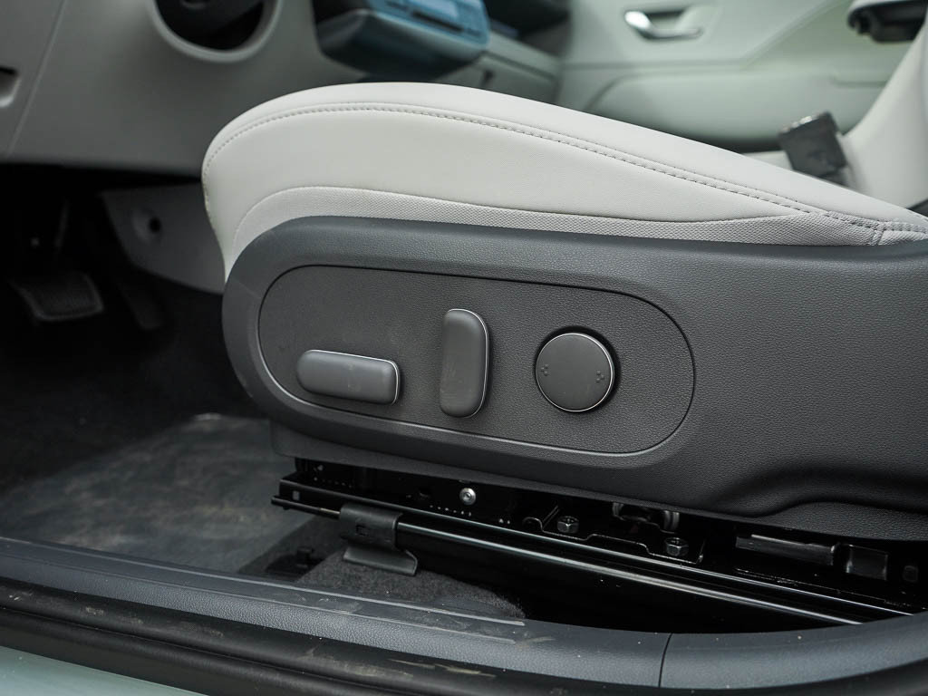 New 2026 Hyundai Kona SEL Premium AWD/4WD image 19