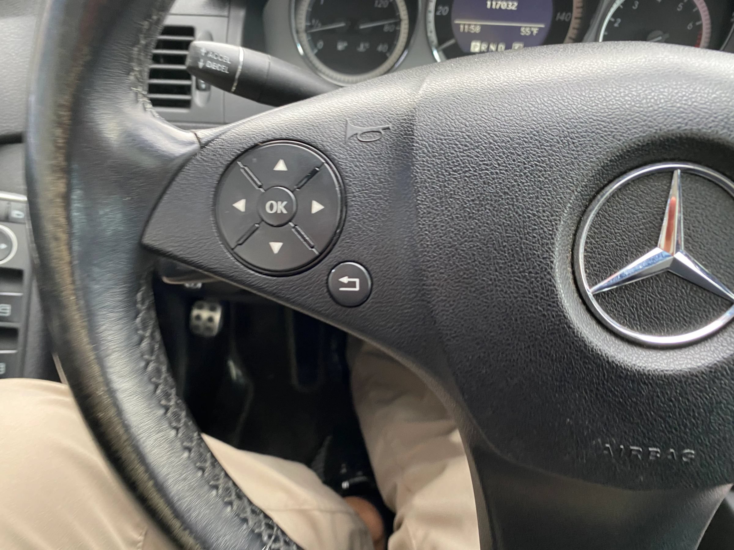 Used 2011 Mercedes-Benz C 300 4MATIC Sedan image 13