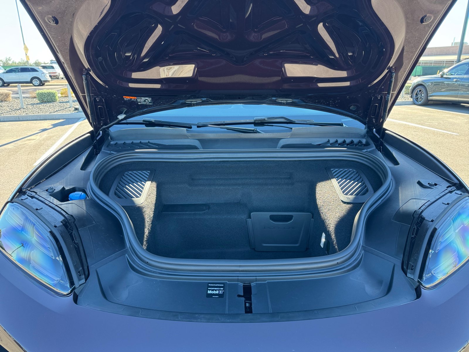 Used 2025 Porsche Macan Electric RWD image 21