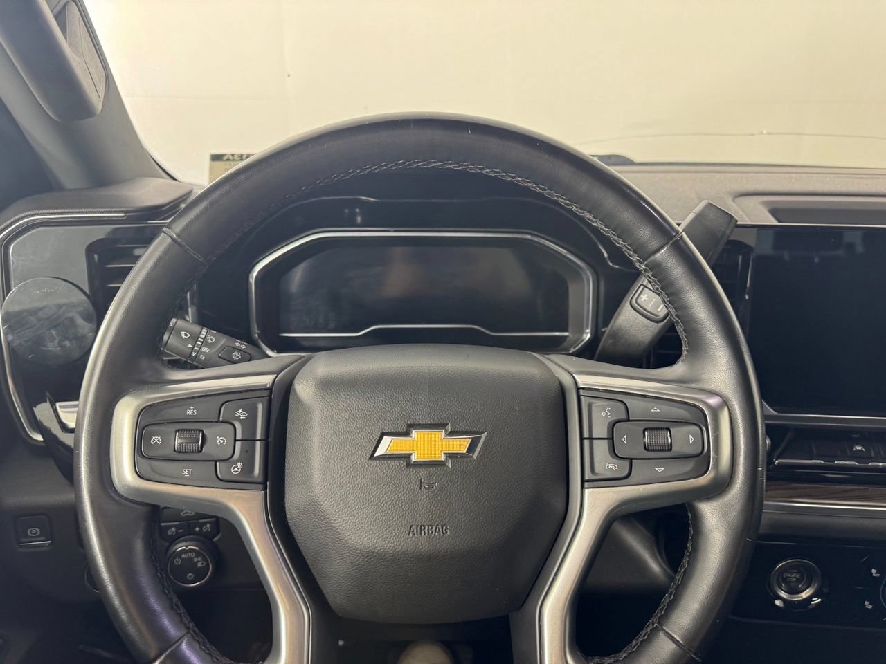 Used 2023 Chevrolet Silverado 1500 LT w/ Protection Package AWD/4WD image 14