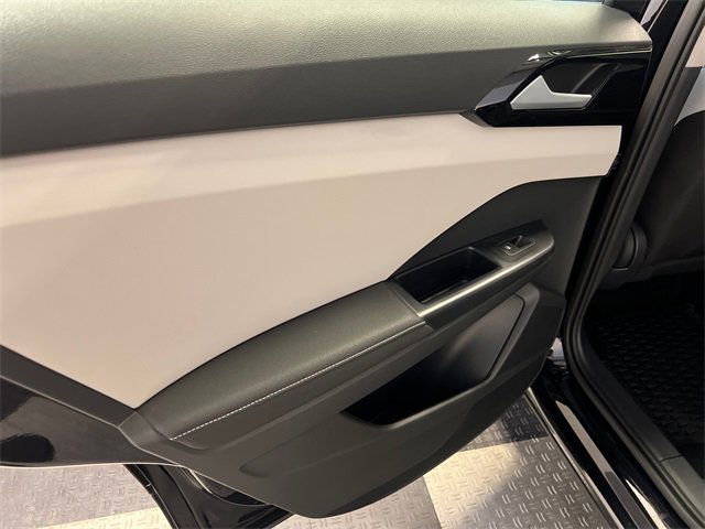 New 2025 Volkswagen Taos S image 10