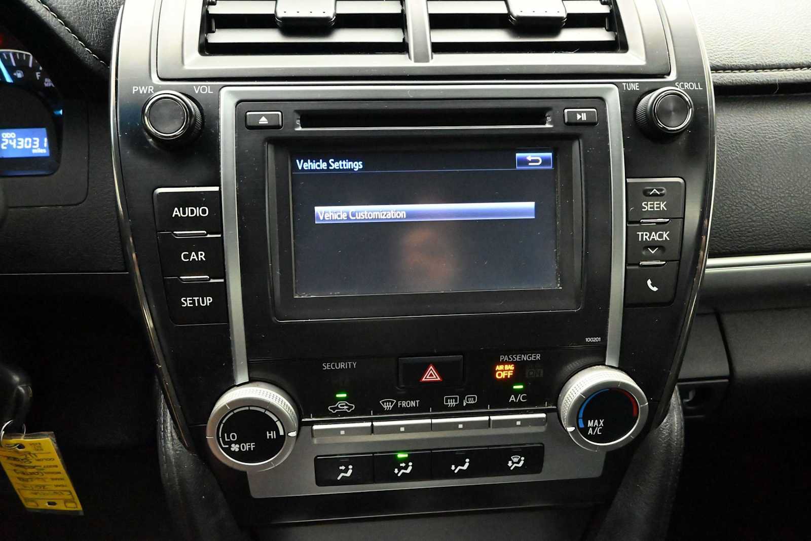 Used 2014 Toyota Camry SE FWD image 31