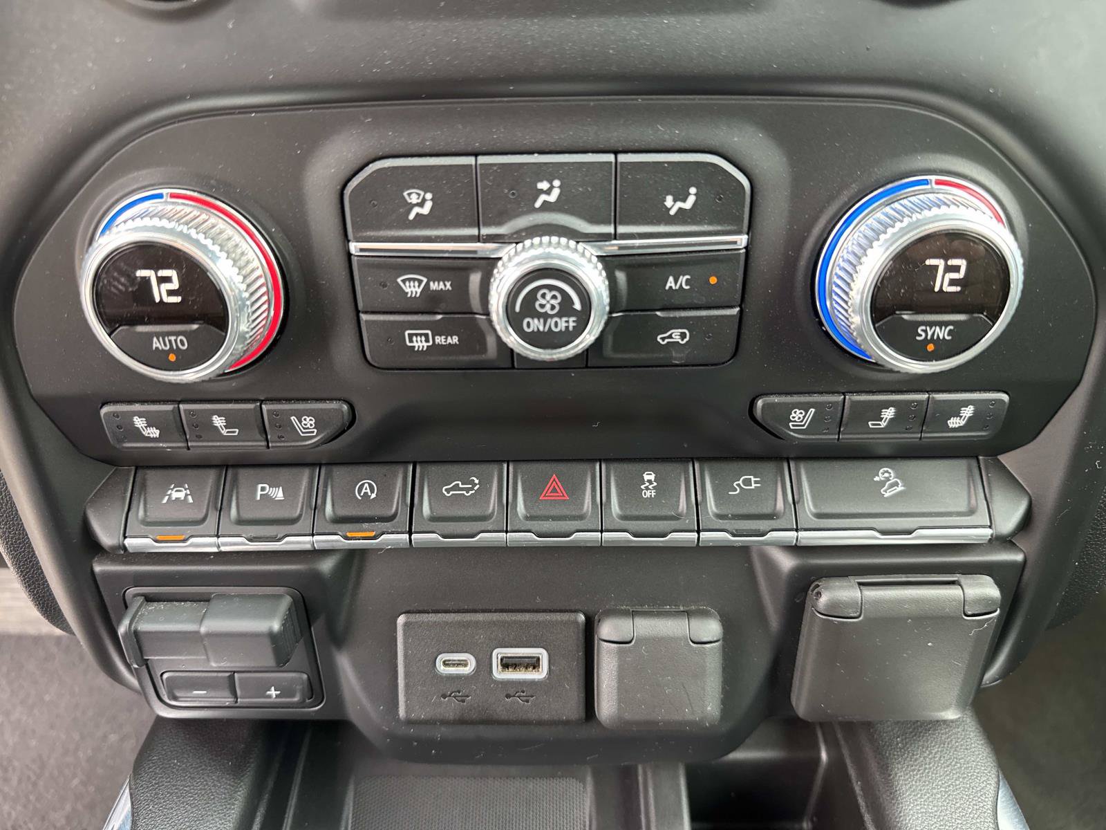 Used 2019 GMC Sierra 1500 SLT w/ SLT Premium Plus Package AWD/4WD image 33