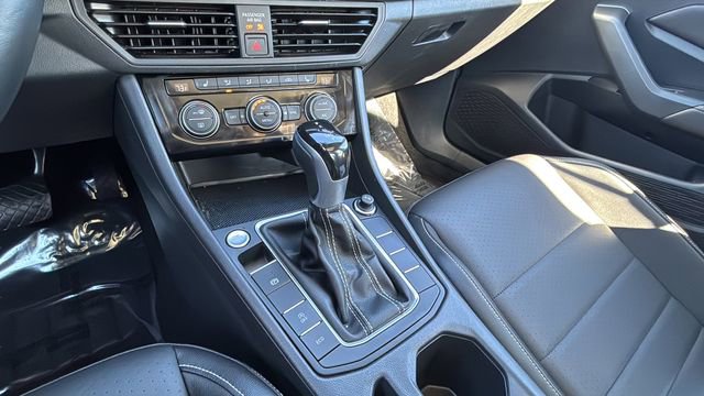 Used 2023 Volkswagen Jetta SE image 14