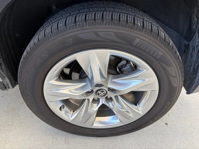 Used 2017 Toyota Highlander Limited FWD image 29