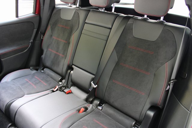 Used 2024 Mercedes-Benz GLB 250 4MATIC image 11