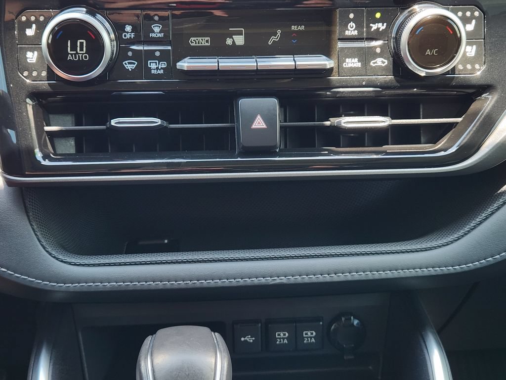 Certified 2020 Toyota Highlander Limited FWD image 20