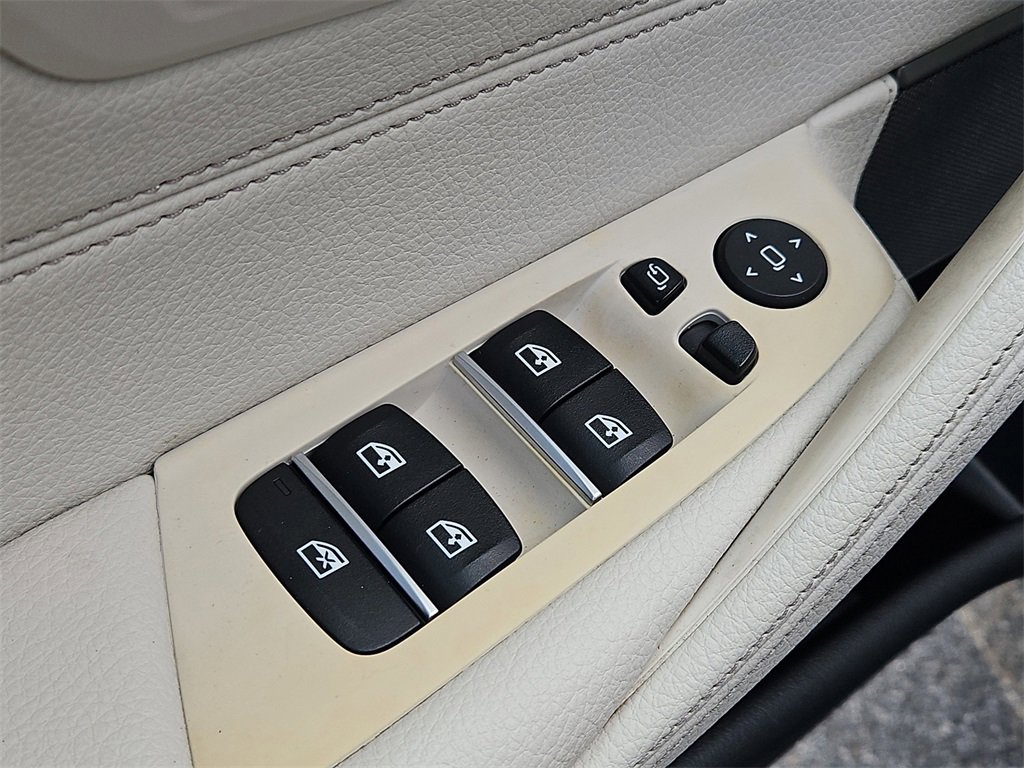 Used 2022 BMW 530i xDrive w/ Premium Package image 31