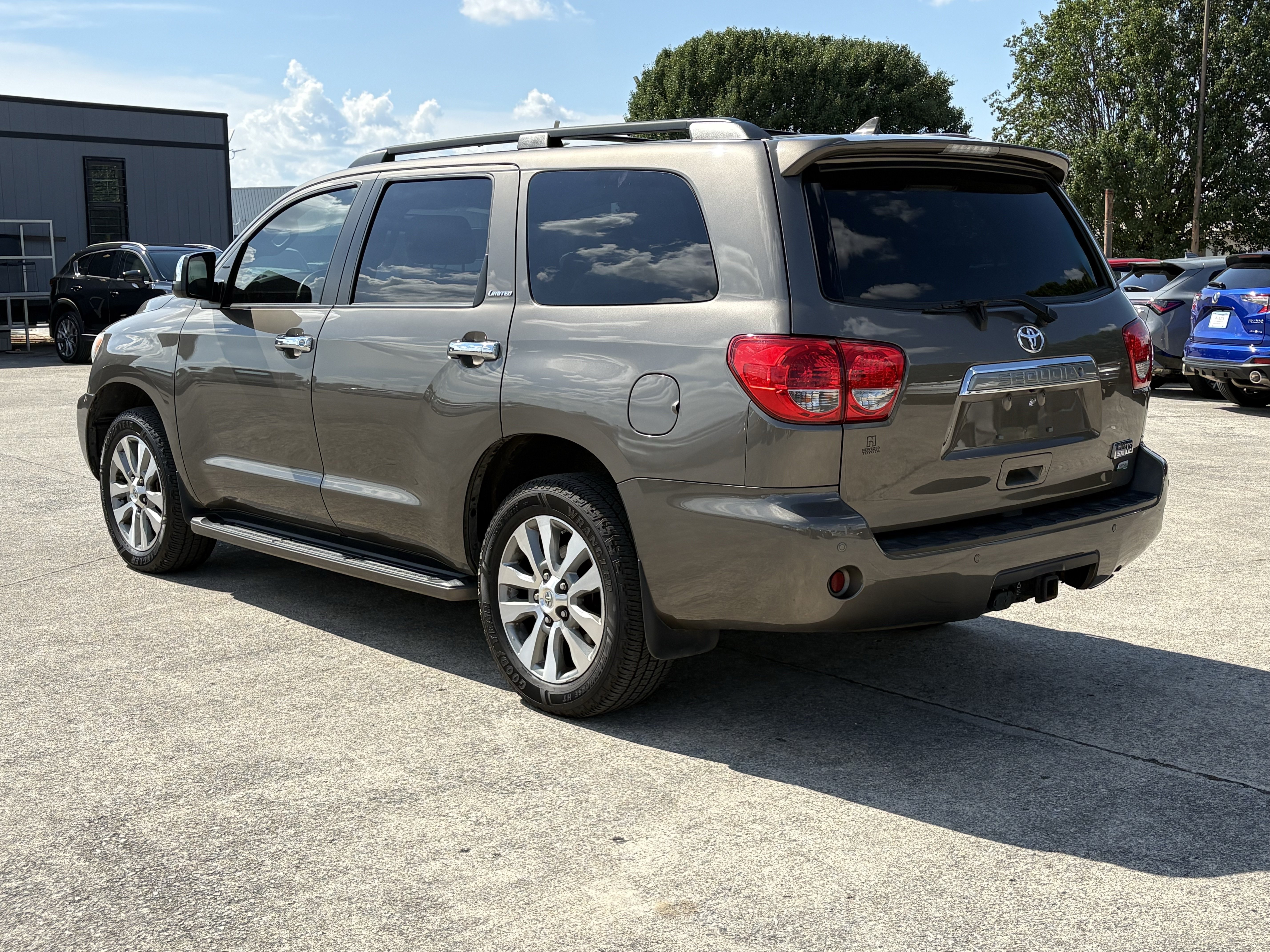 Used 2017 Toyota Sequoia Limited w/ Safety & Convenience Package AWD/4WD image 3