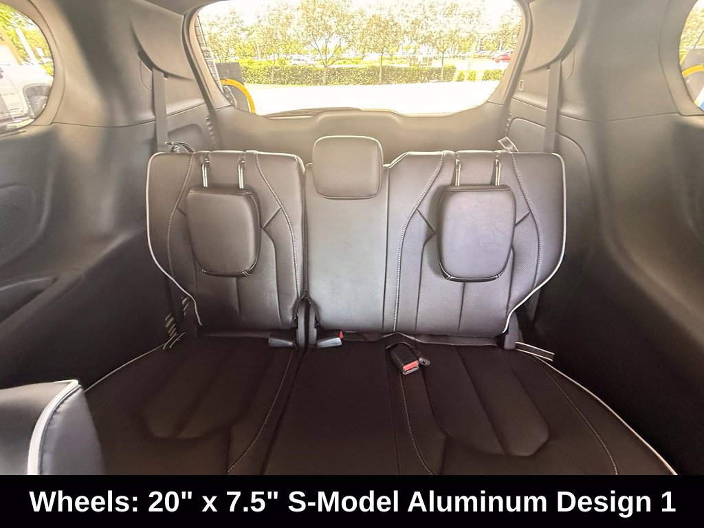 New 2026 Chrysler Pacifica Limited w/ Uconnect Theater Family Group FWD image 28