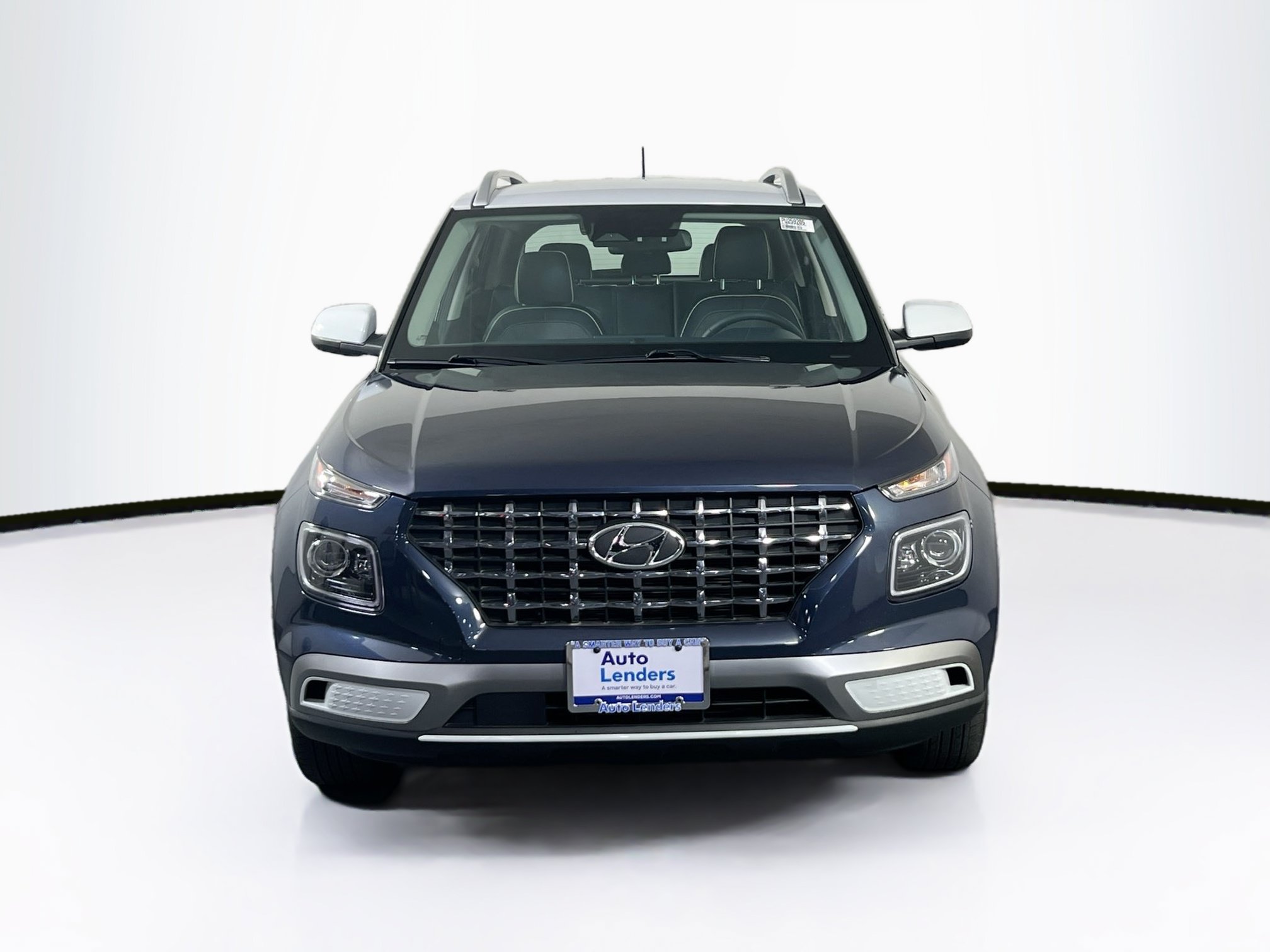 Used 2023 Hyundai Venue Limited FWD image 2