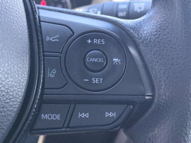 Used 2020 Toyota RAV4 XLE w/ All Weather Liner Package AWD/4WD image 24