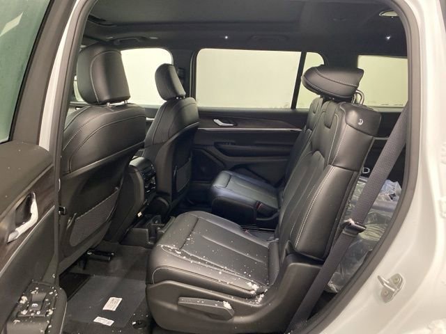 New 2025 Jeep Grand Cherokee L Limited image 25