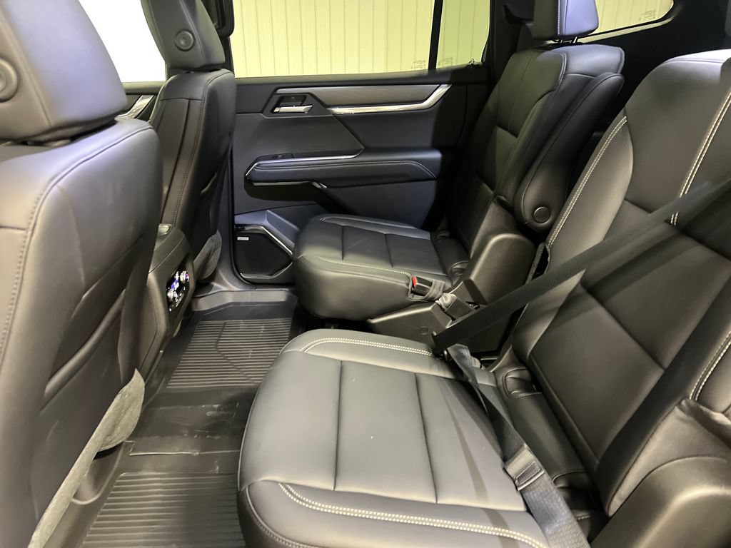 New 2026 GMC Acadia Elevation w/ Black Edition AWD/4WD image 13