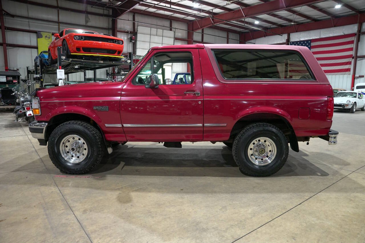 Used 1995 Ford Bronco XLT AWD/4WD image 4
