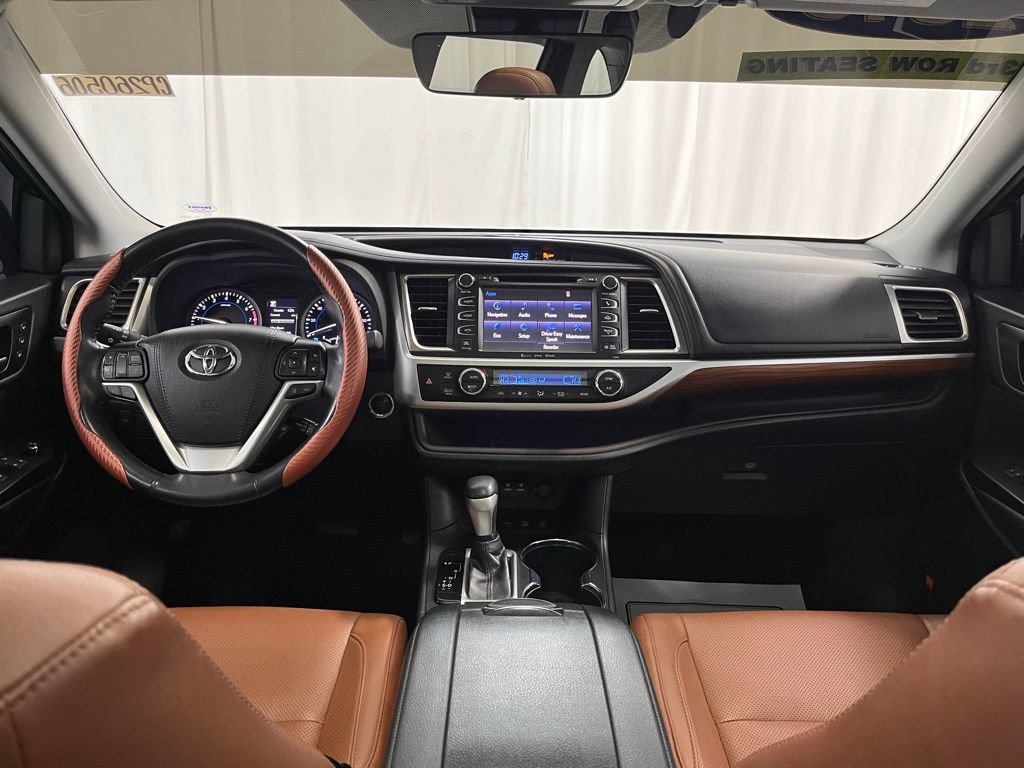 Used 2019 Toyota Highlander Limited AWD/4WD image 14