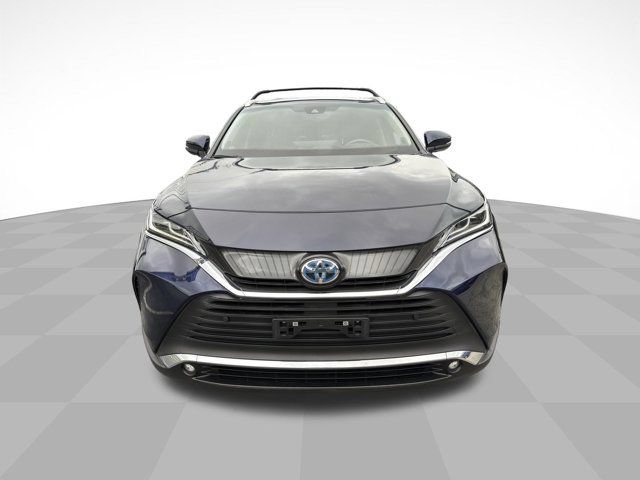 Used 2023 Toyota Venza XLE AWD/4WD image 2