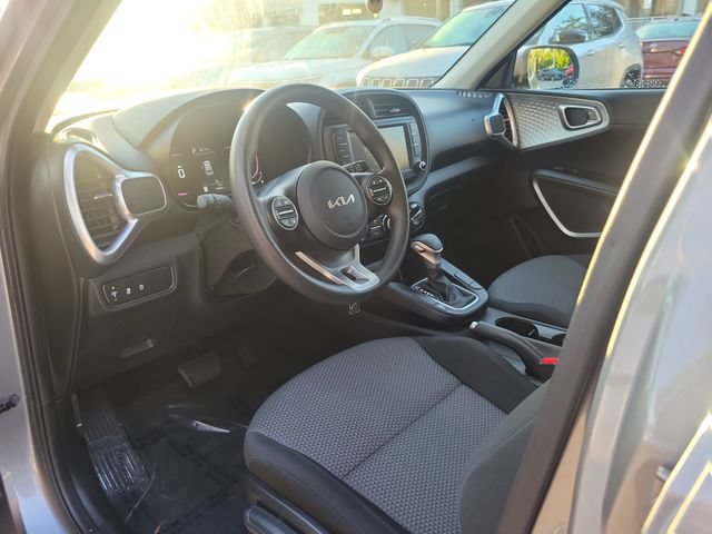 Used 2023 Kia Soul LX w/ LX Technology Package FWD image 10