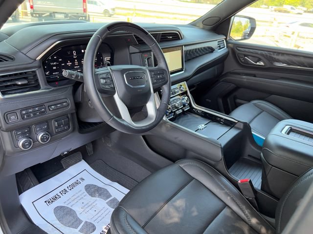 Used 2023 GMC Yukon XL Denali w/ Denali Reserve Package AWD/4WD image 8