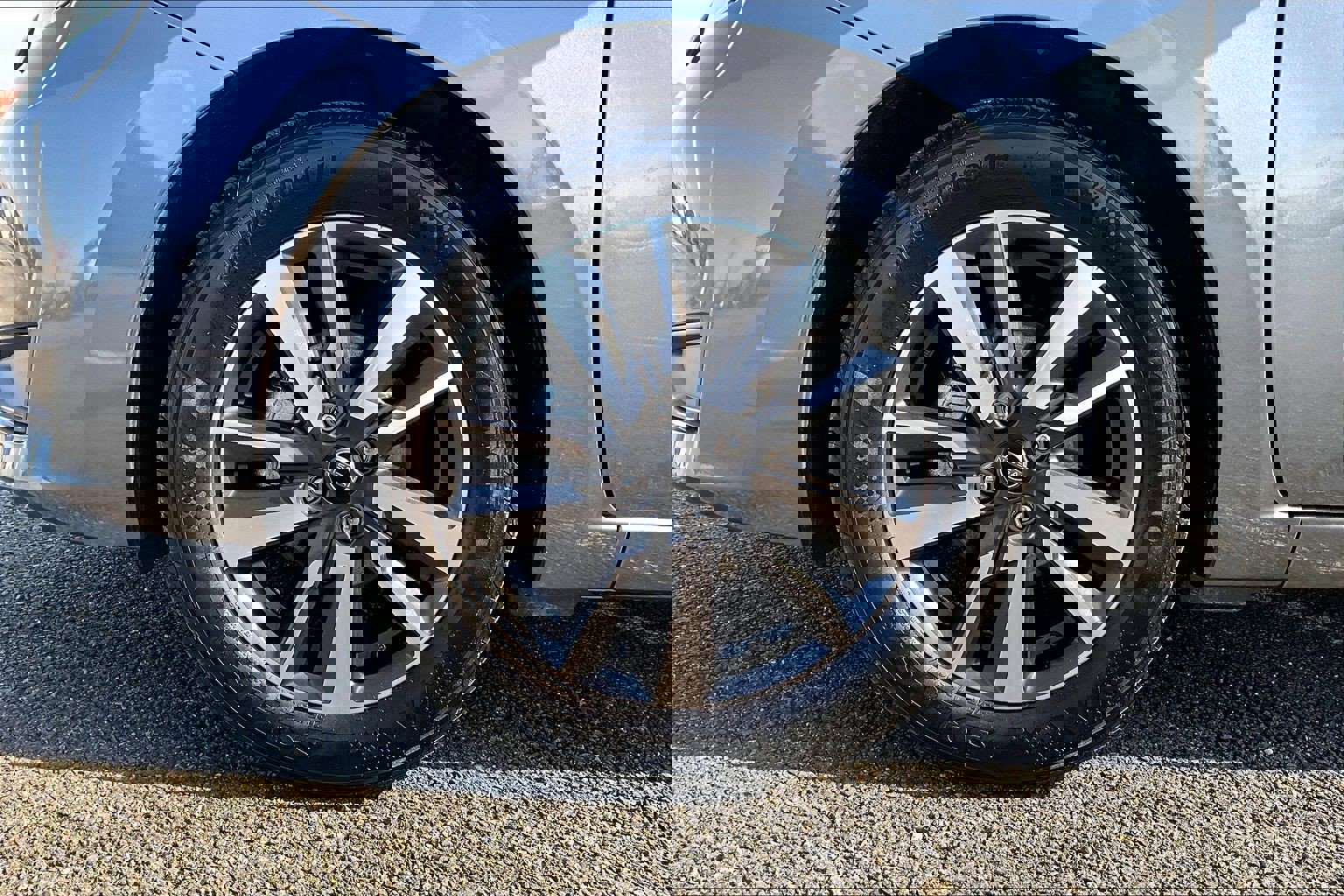 Used 2025 Nissan Versa SV image 8