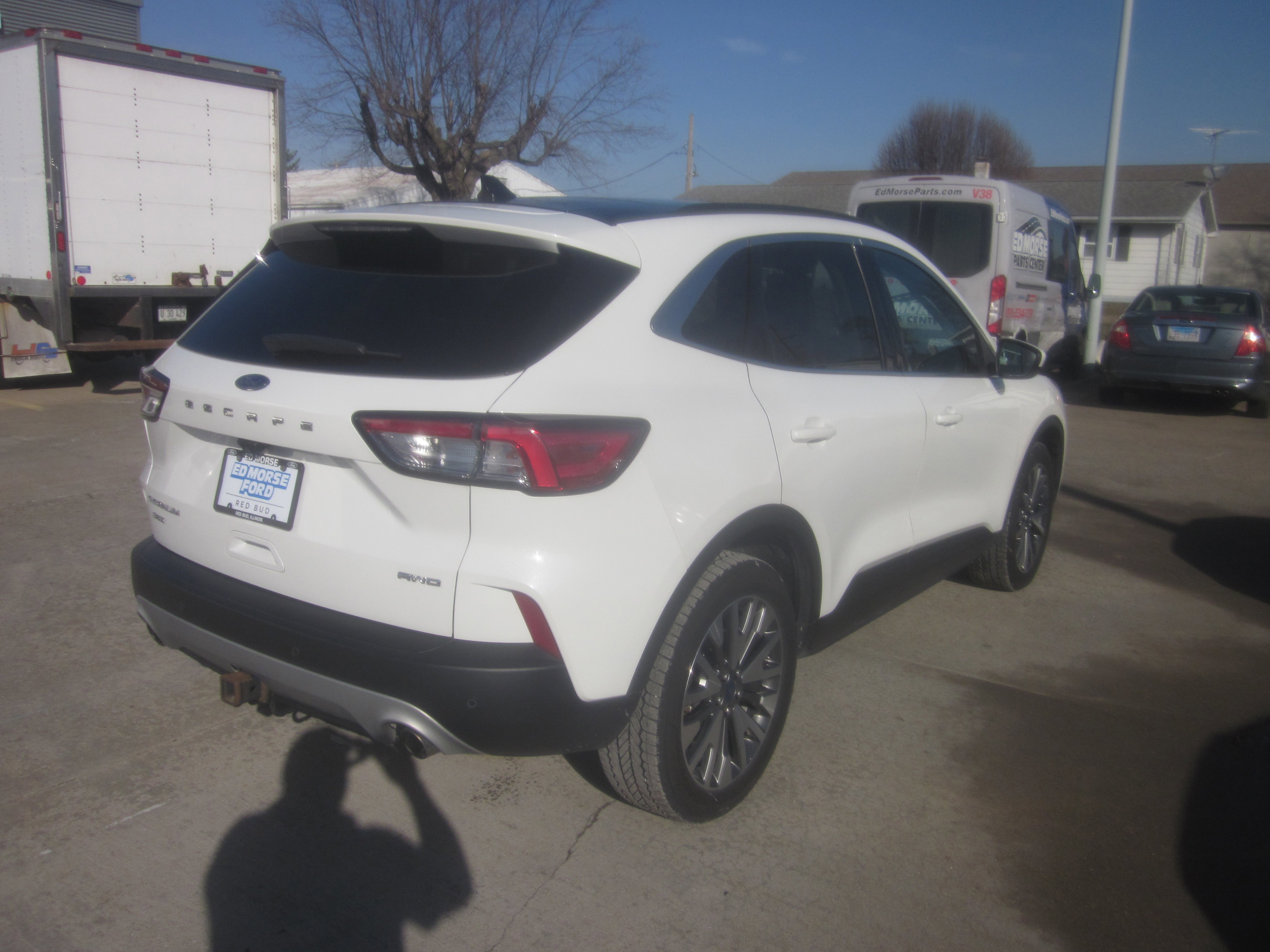 Used 2022 Ford Escape Titanium w/ Class II Trailer Tow Package image 6