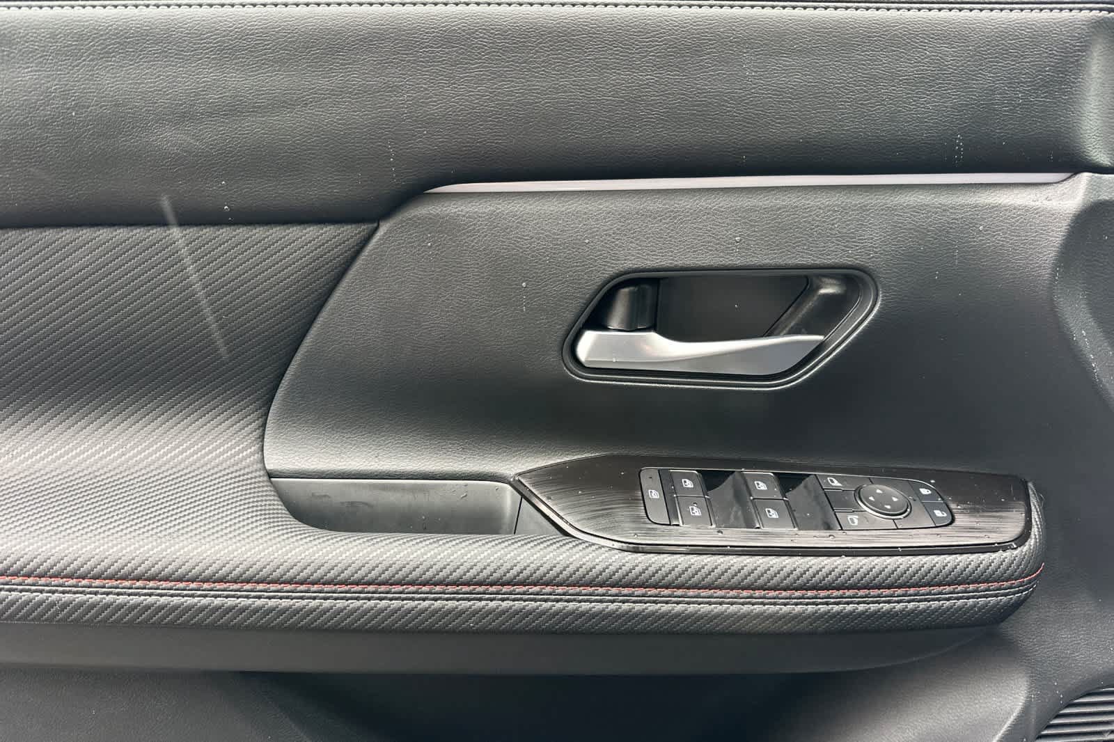 New 2026 Nissan Kicks SR AWD/4WD image 12