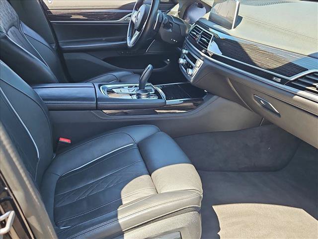 Used 2022 BMW 740i w/ M Sport Package RWD image 30