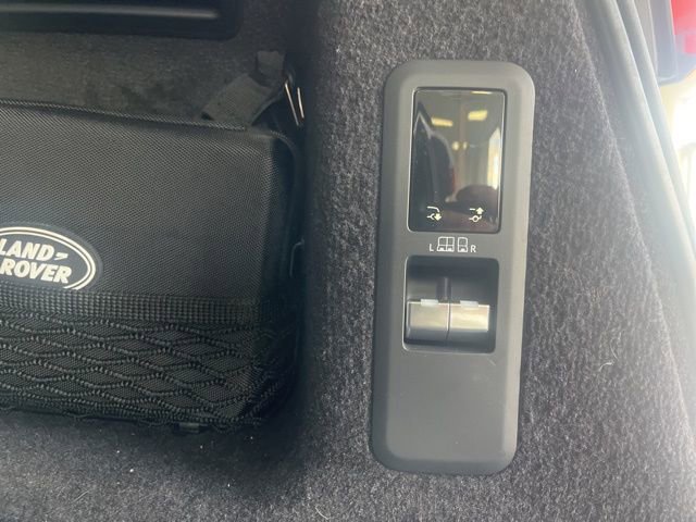 Used 2026 Land Rover Range Rover Velar Dynamic SE image 9