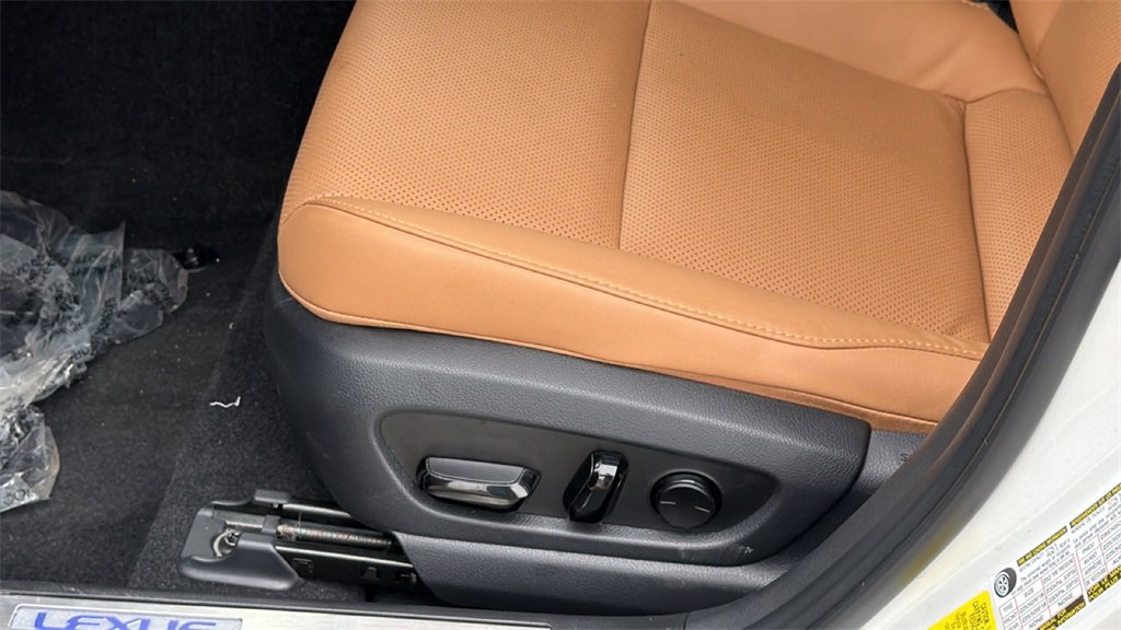 Used 2024 Lexus UX 250h AWD w/ Premium Package image 16