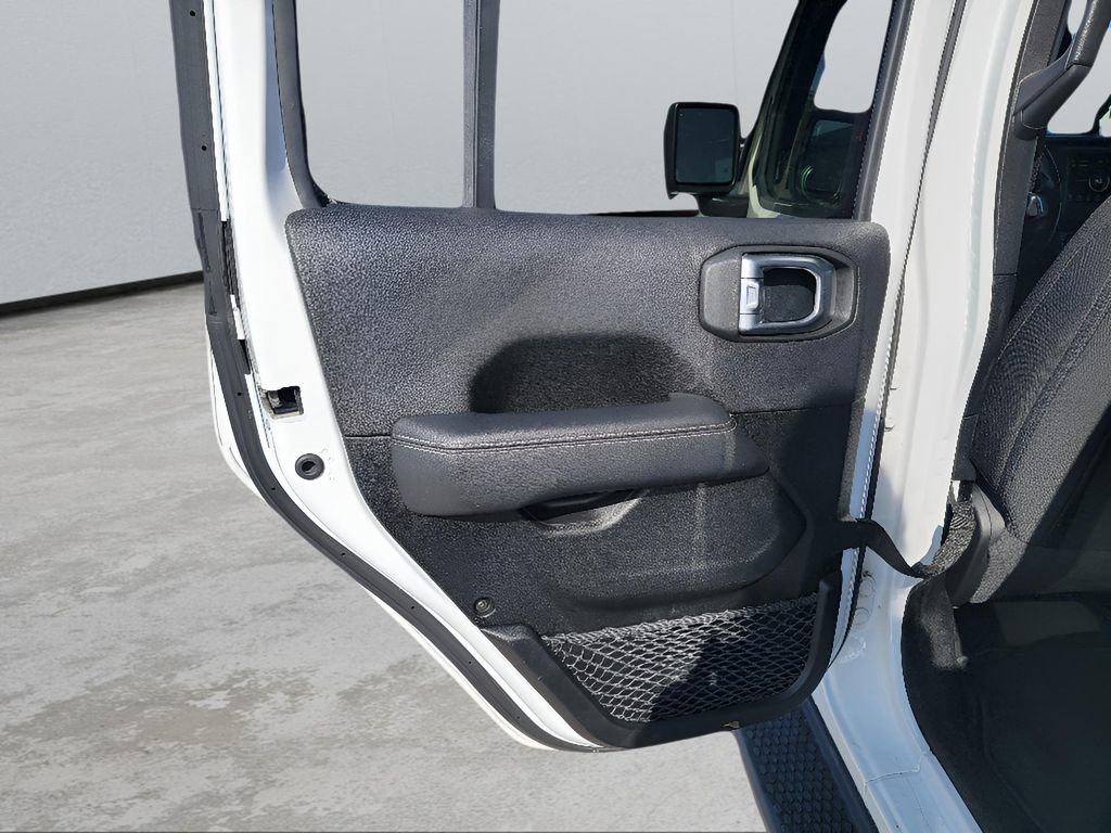 Used 2020 Jeep Wrangler Unlimited Sahara image 26