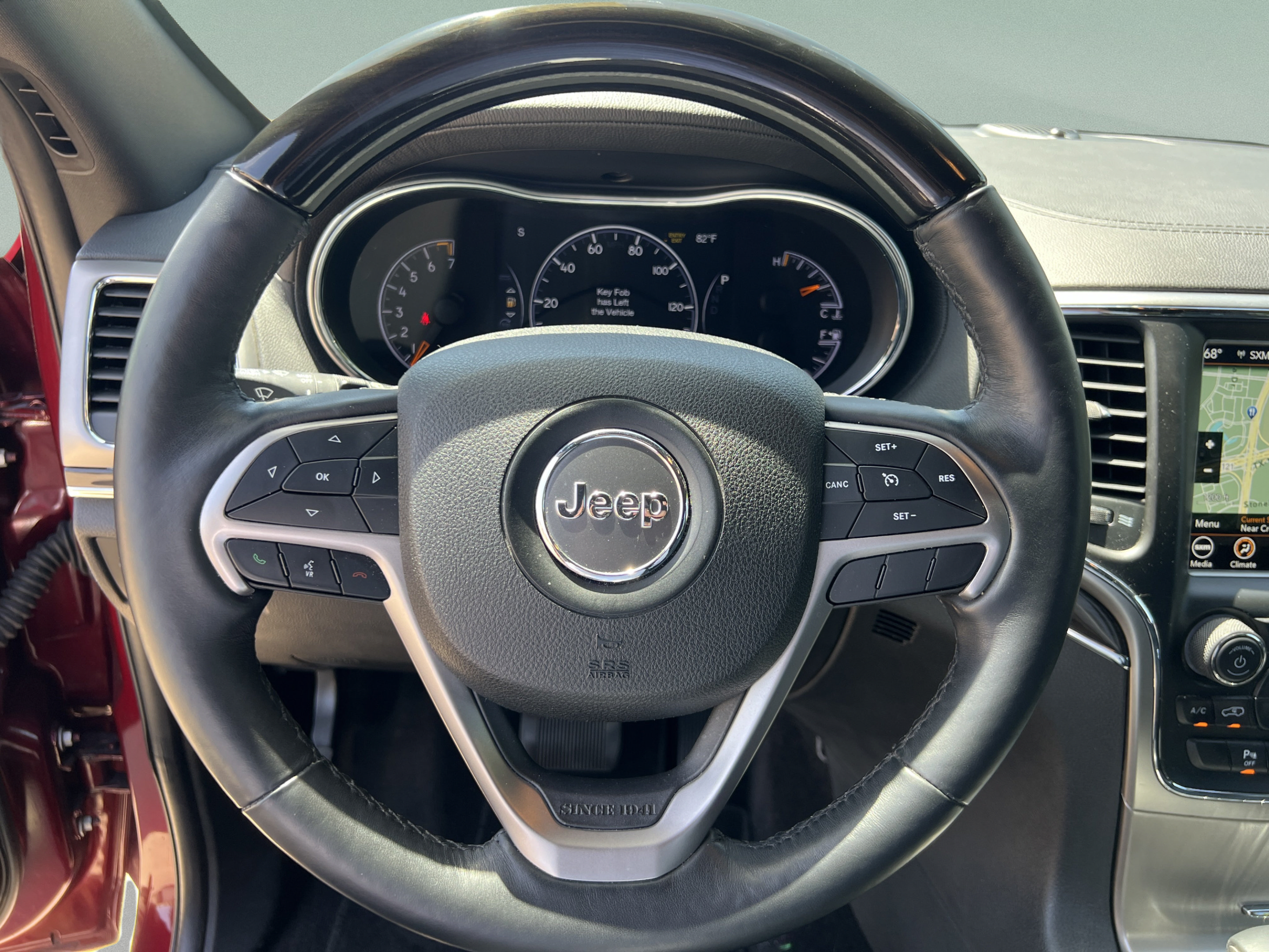 Used 2018 Jeep Grand Cherokee Overland AWD/4WD image 11
