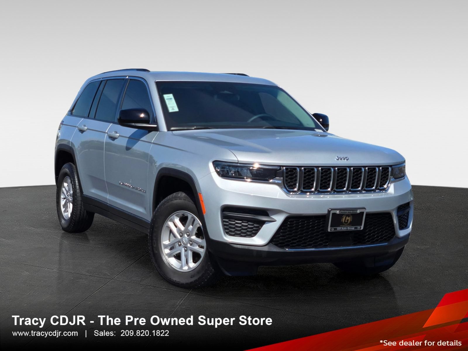 Used 2023 Jeep Grand Cherokee Laredo AWD/4WD image 1
