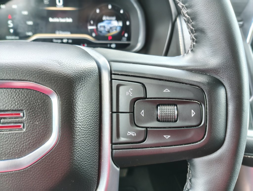 Used 2023 GMC Yukon SLT w/ SLT Luxury Package AWD/4WD image 32