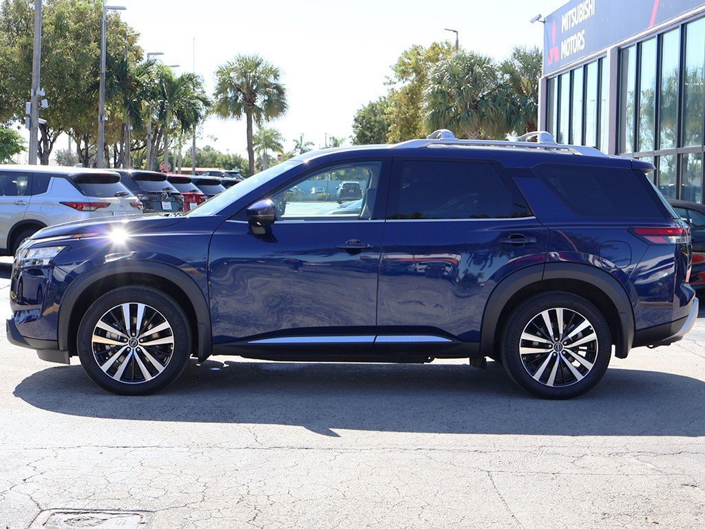 Used 2024 Nissan Pathfinder Platinum w/ Cargo Package image 20