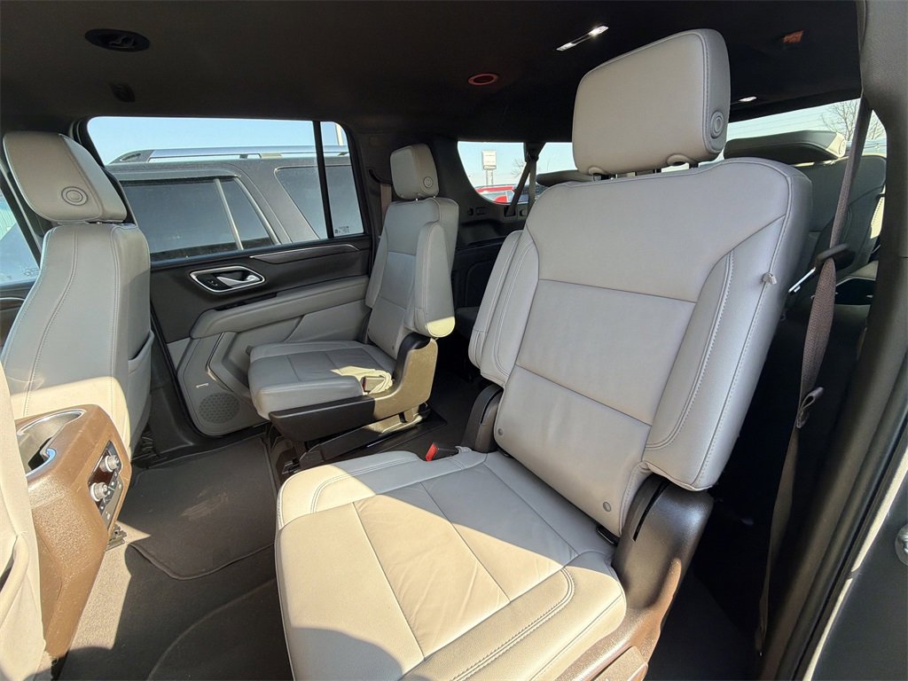 Certified 2022 Chevrolet Suburban LT w/ Luxury Package image 17
