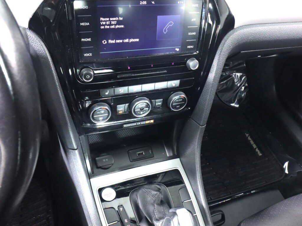 Used 2020 Volkswagen Passat 2.0T SE image 15