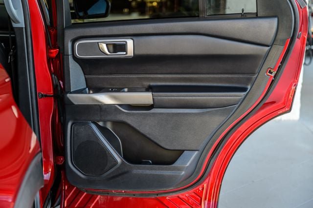Used 2022 Ford Explorer XLT w/ Equipment Group 202A RWD image 57