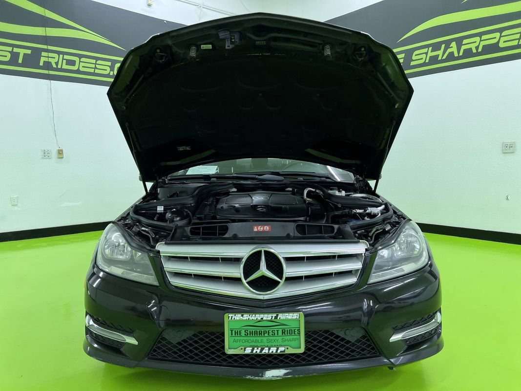 Used 2013 Mercedes-Benz C 300 4MATIC Sedan image 4