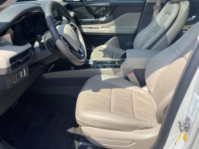Used 2022 Lincoln Corsair AWD w/ Premium Package image 9