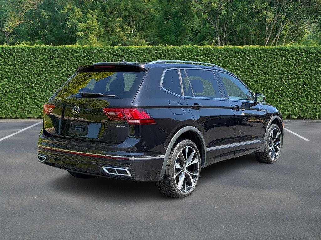 Used 2024 Volkswagen Tiguan SEL R-Line AWD/4WD image 3