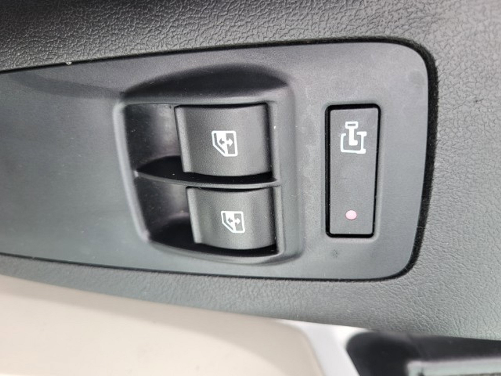 Used 2015 RAM ProMaster 3500 w/ Cargo Convenience Group image 4