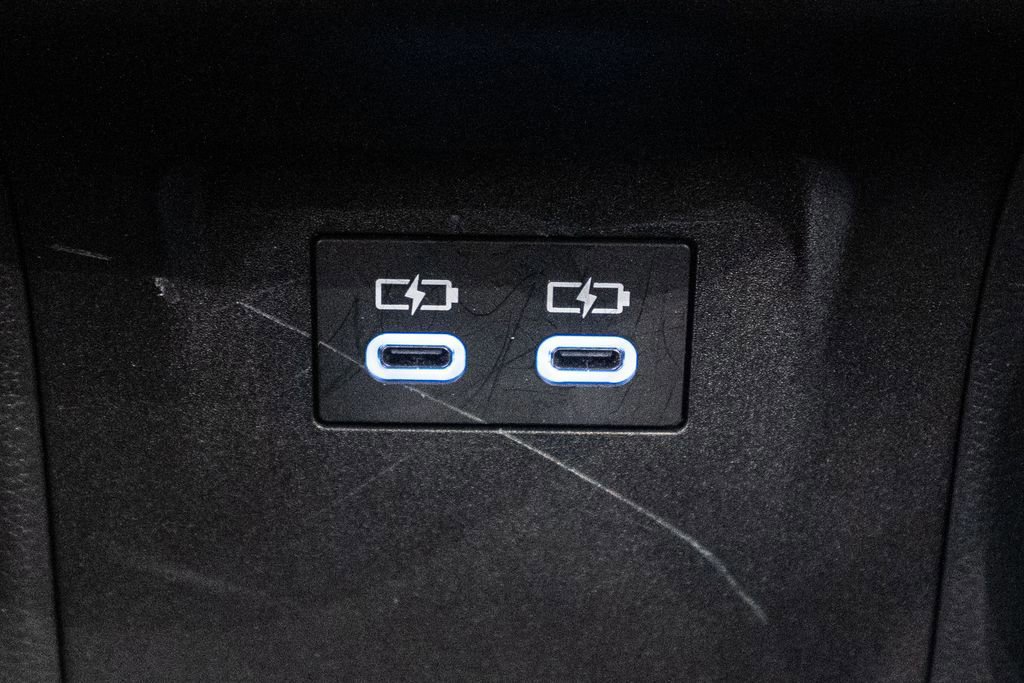 Used 2025 Toyota Prius LE image 31