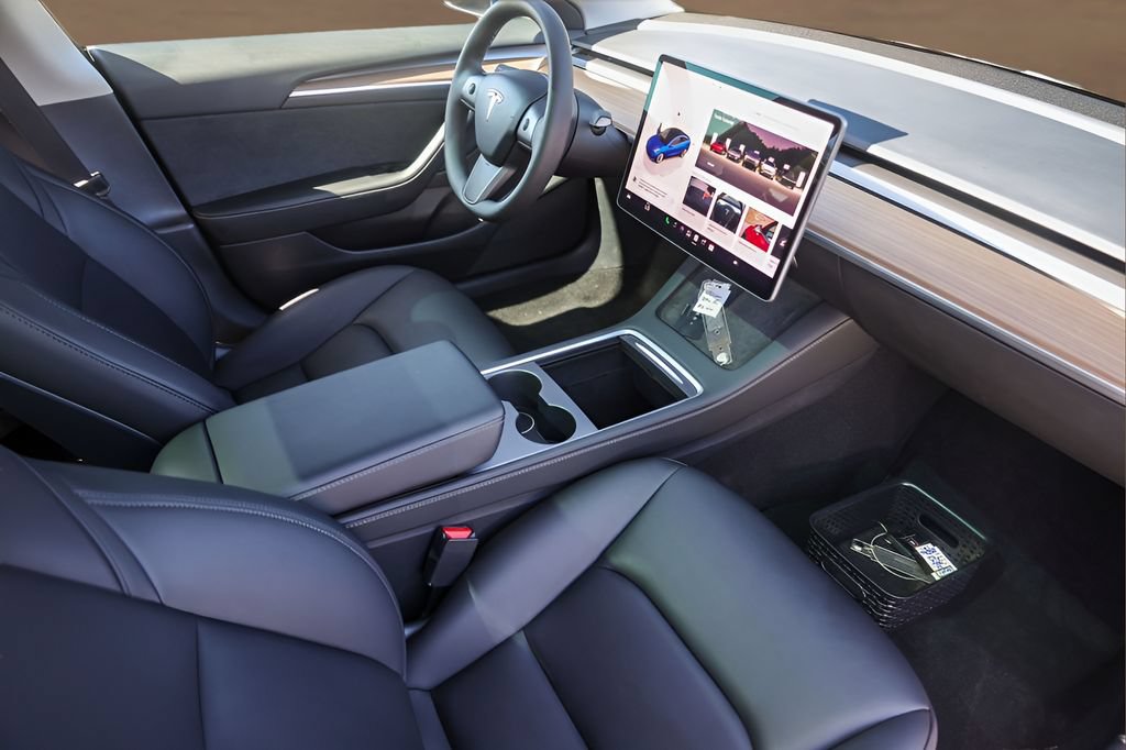 Used 2023 Tesla Model 3 Standard Range RWD image 27